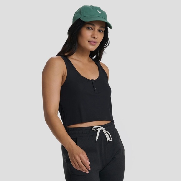 Vuori Tops - Vuori Cove Cropped Tank Top – Black – Size XS – Excellent Used Condition (EUC)